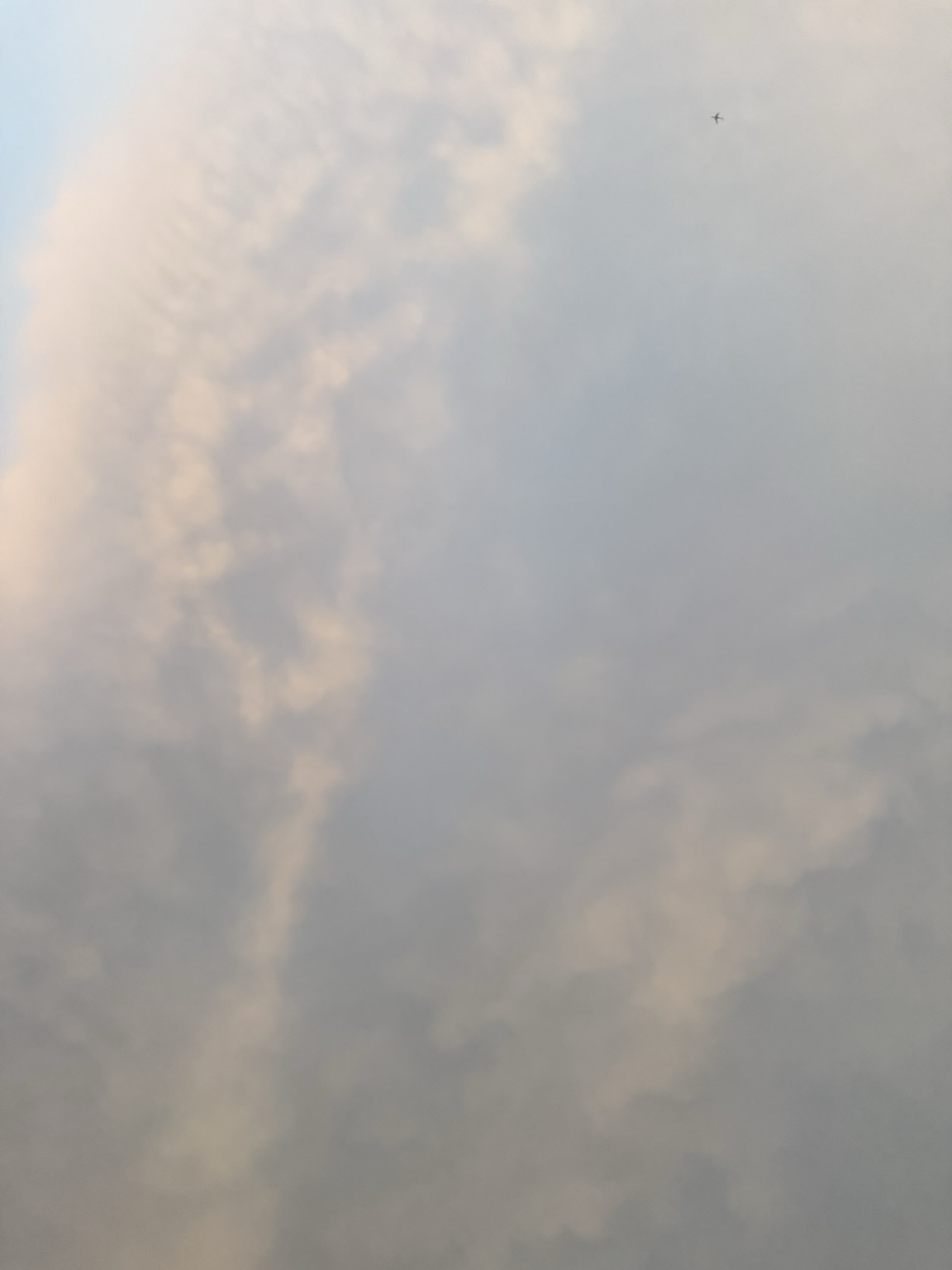 天空很轻